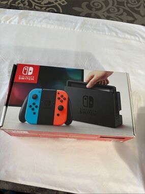 Nintendo Switch Console Bundle with extra joycons
